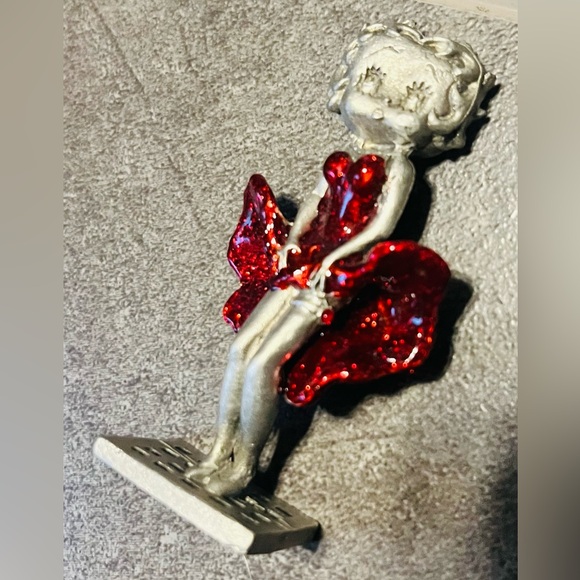 Betty Boop Silver Red Soarkly Figurine NEW - Picture 4 of 10